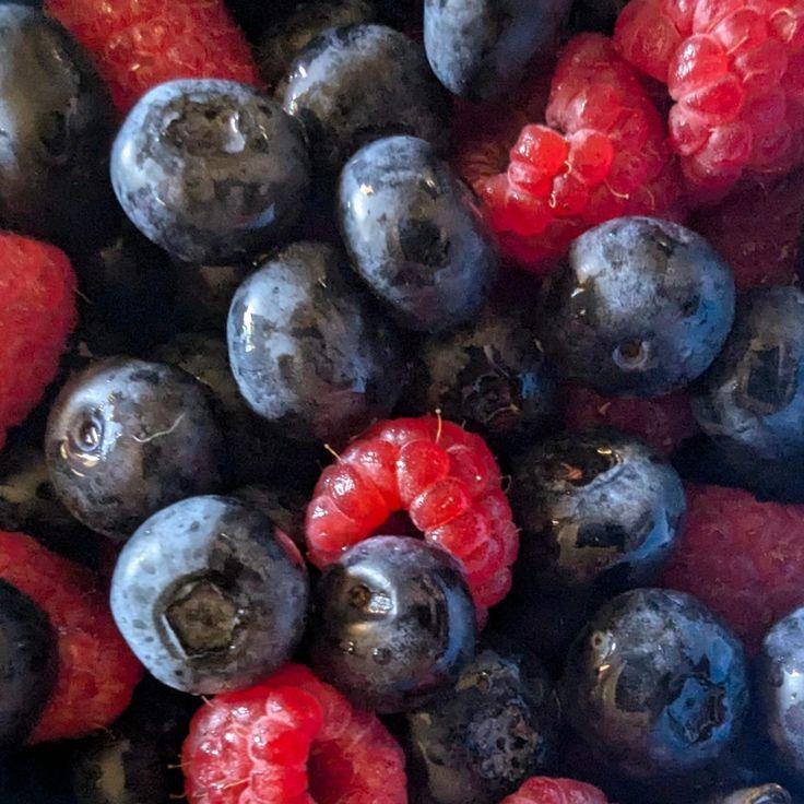 Berry Lovers' Countryside Assortment